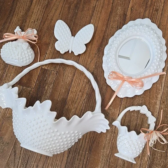 Vintage Wall Decor White Hobnail SET 5 Matching Burwood Baskets Mirror Butterfly - Picture 3 of 17